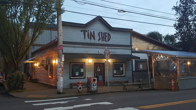 Dog Friendly Restaurants in Portland: Tin Shed Garden Cafe